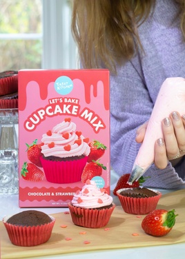 Duo Baking Box: Lemon Sprinkles Cupcake & Chocolate and Strawberry Cupcake