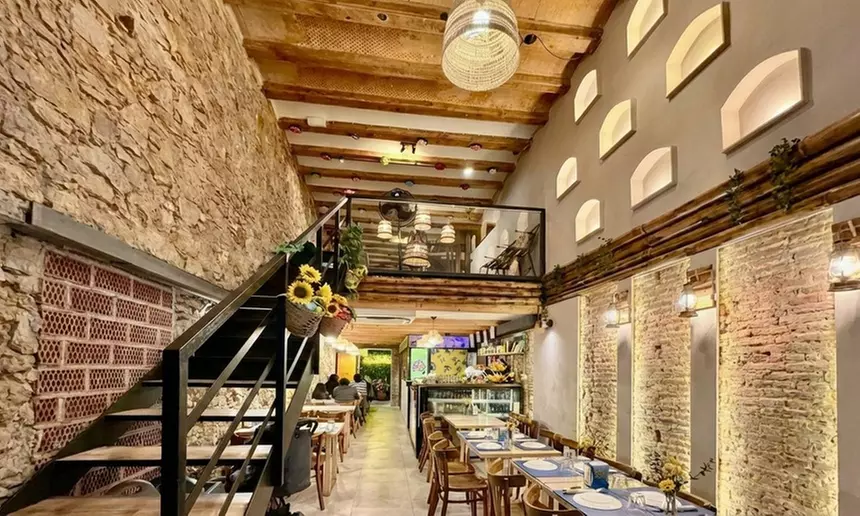 Menú indio-bengalí para 2 o 4 con entrante, principal, postre y bebida