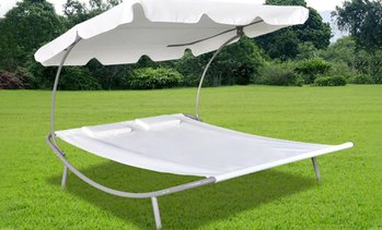 Loungebed voor in de tuin