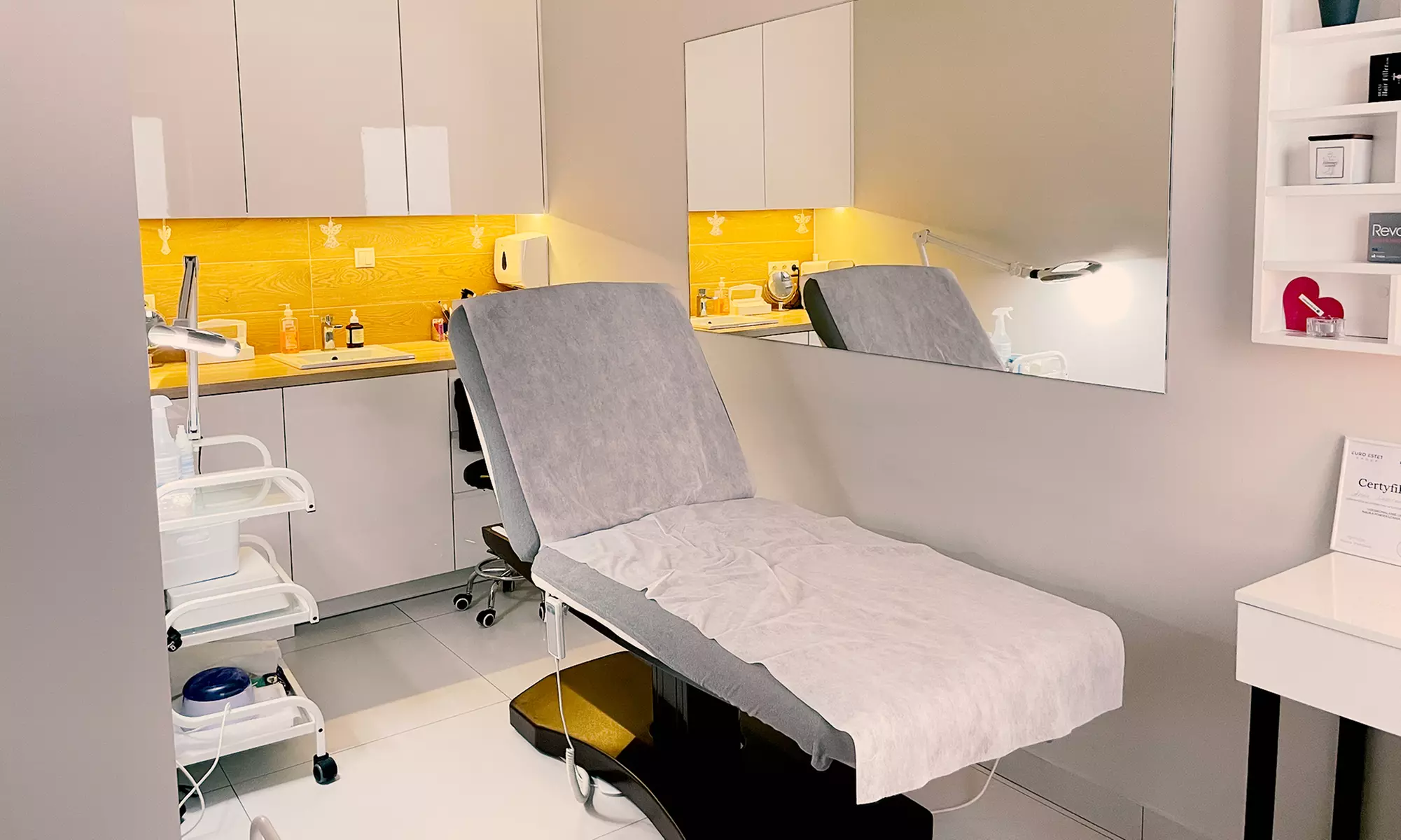 Masaż Kobido z maską na twarz: odmłodzenie i relaks w godzinę