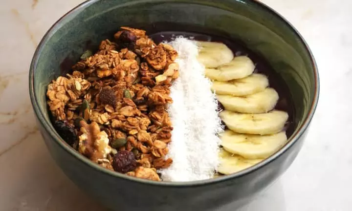 Menú healthy brunch para 2 o 4 con bebidam smoothie, tostada y postre