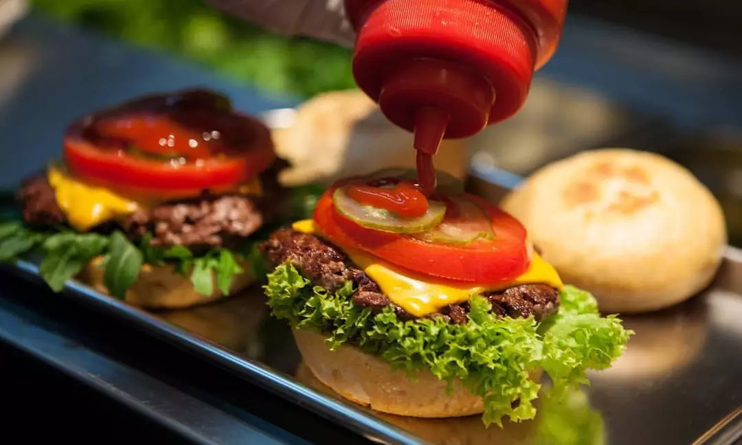 Burger nach Wahl & Pommes für 1, 2 oder 4 Personen