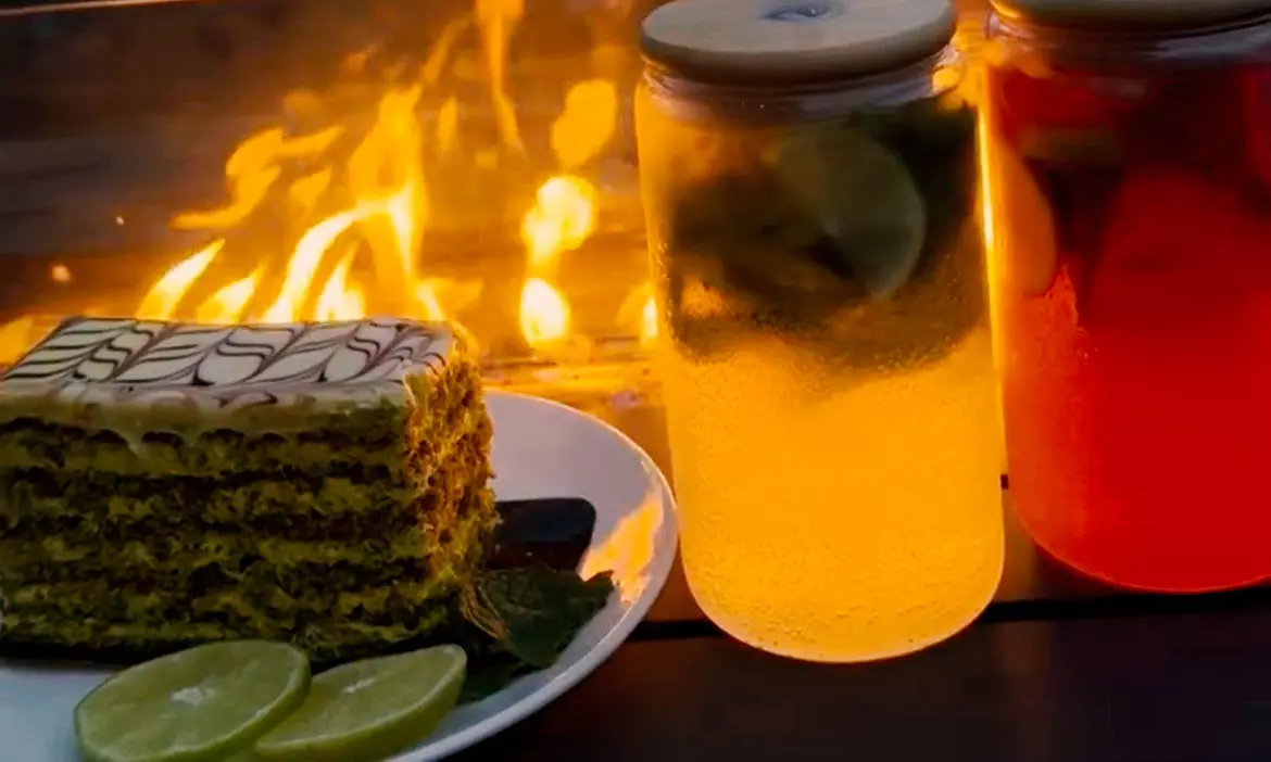 Up to 20% Off on One To Four Hookahs with Free Sodas and Optional Fruit/Snack Platters at Gardenia Hookah bar