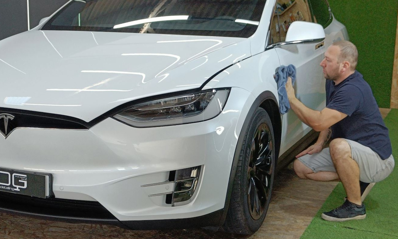 Limpieza de vehículo y opción a detailing en TDG True Detailing Garage