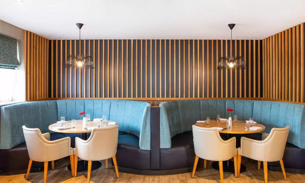 Felbridge: Double Standard with Breakfast