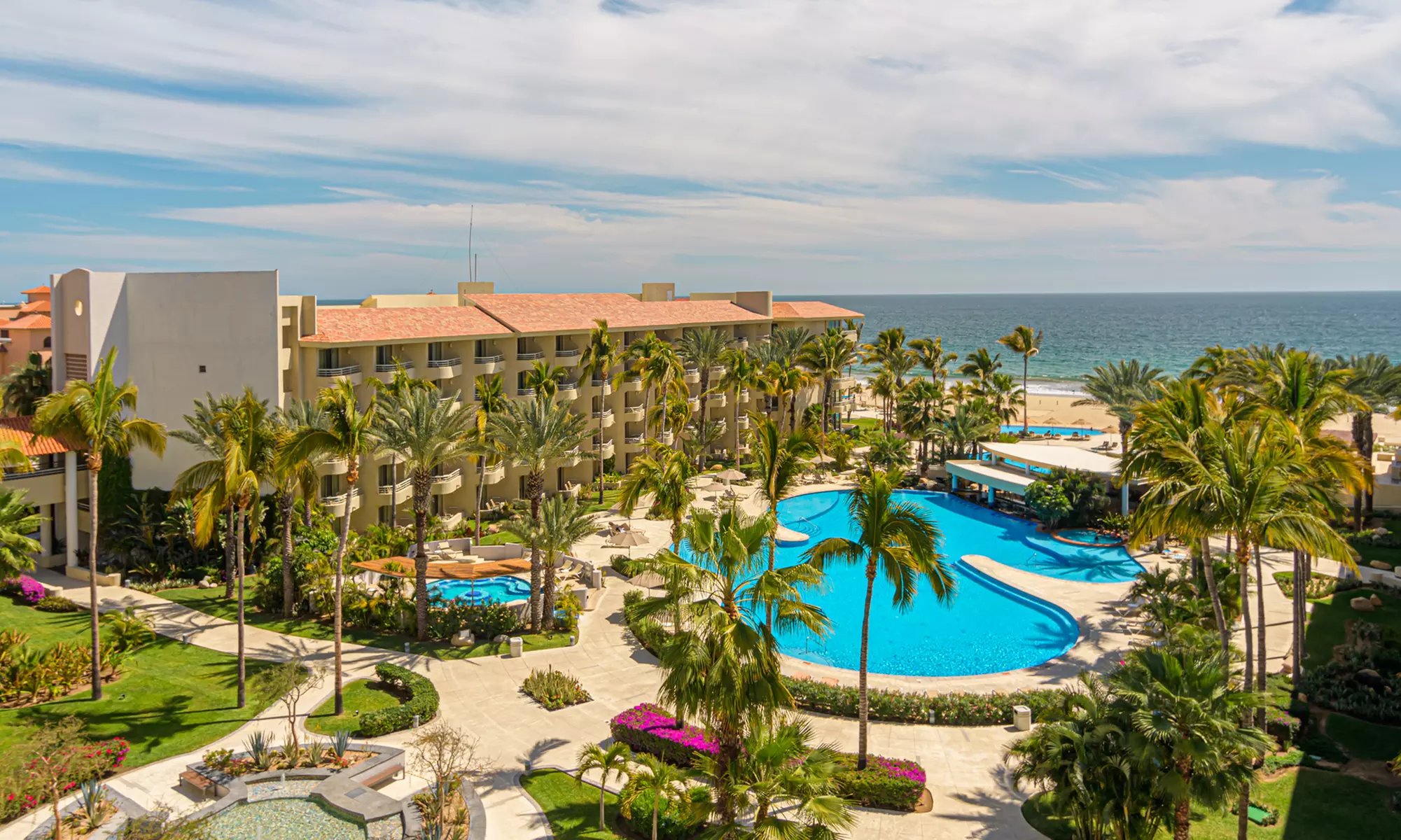 4-Star Beachfront Resort With Pools, Dining & Ocean Views