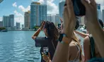 90-Minute Celebrity Homes and Millionaire Mansions Boat Tour