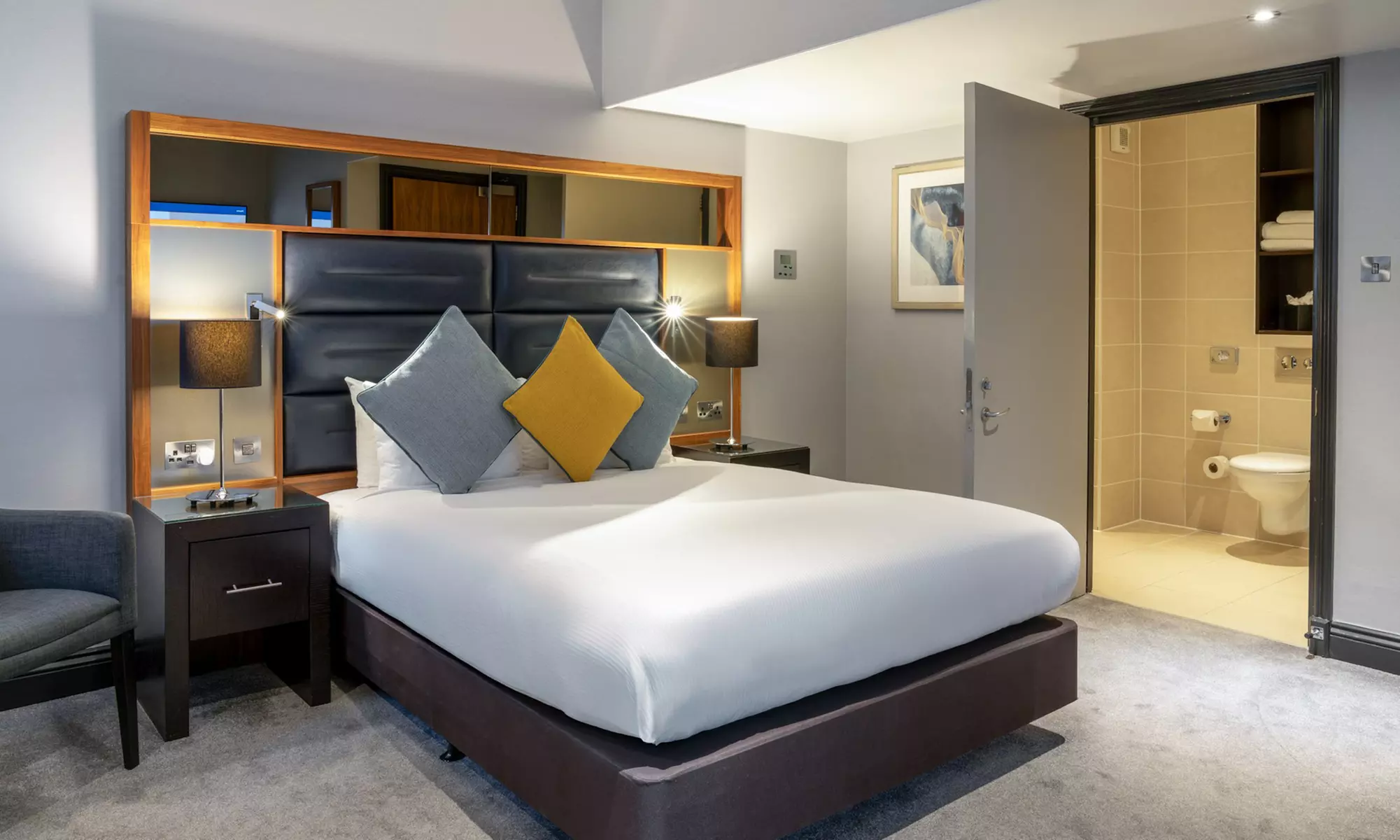 Felbridge: Double Standard with Breakfast