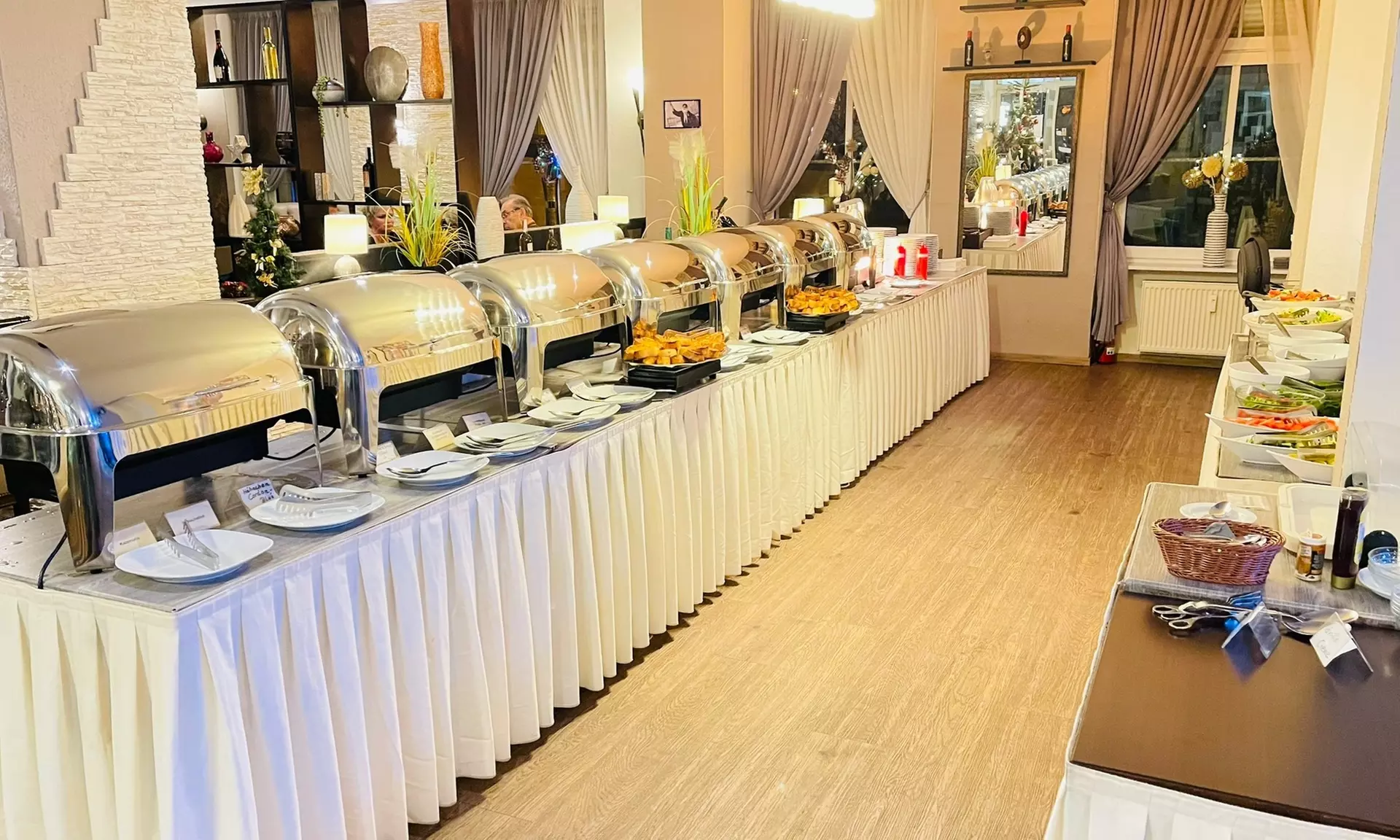 Griechisches All-you-can-eat-Buffet inkl. 2cl Ouzo & Getränk