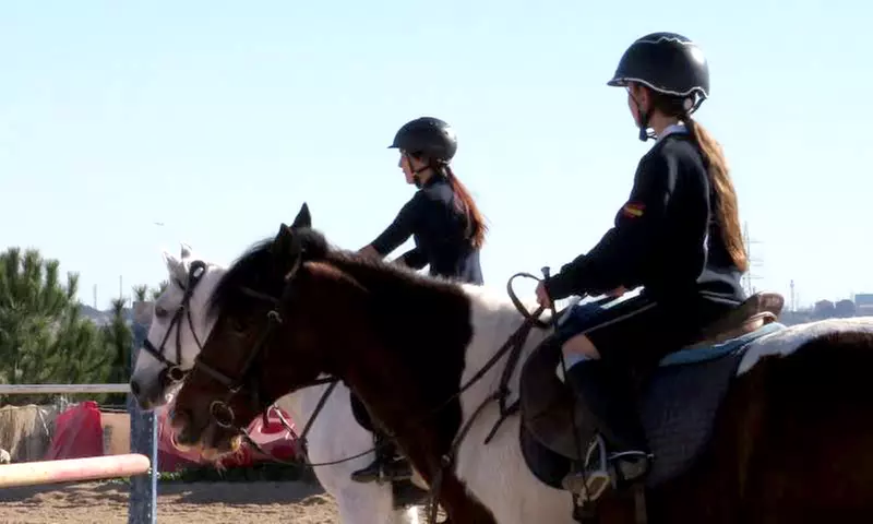 Paseo a caballo con todo el material incluido para 1 o 2 personas