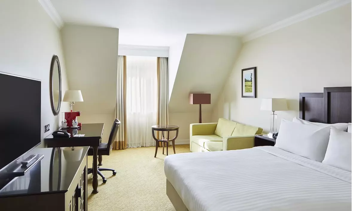 Warwickshire: Spa Stay with Breakfast, Dinner & Treatments