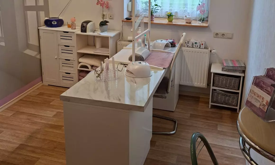 30 - 60 Min. Klassische Maniküre opt. inkl. Pediküre oder Fußpflege