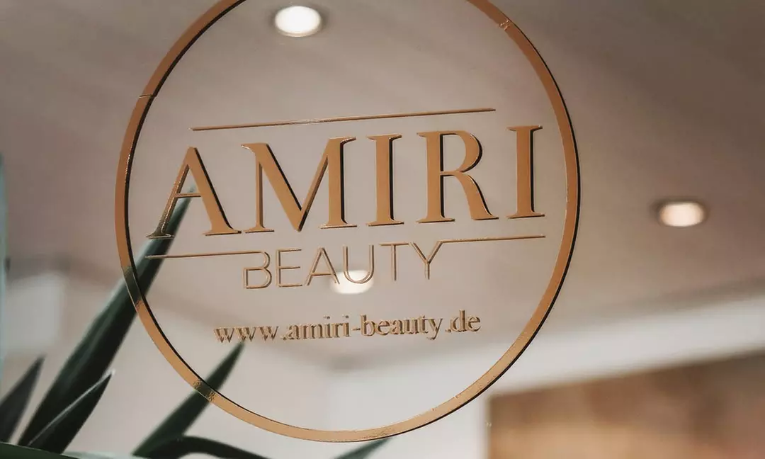 Augenbrauen- und/oder Wimpern-Lifting inkl. Färben für 1 Person