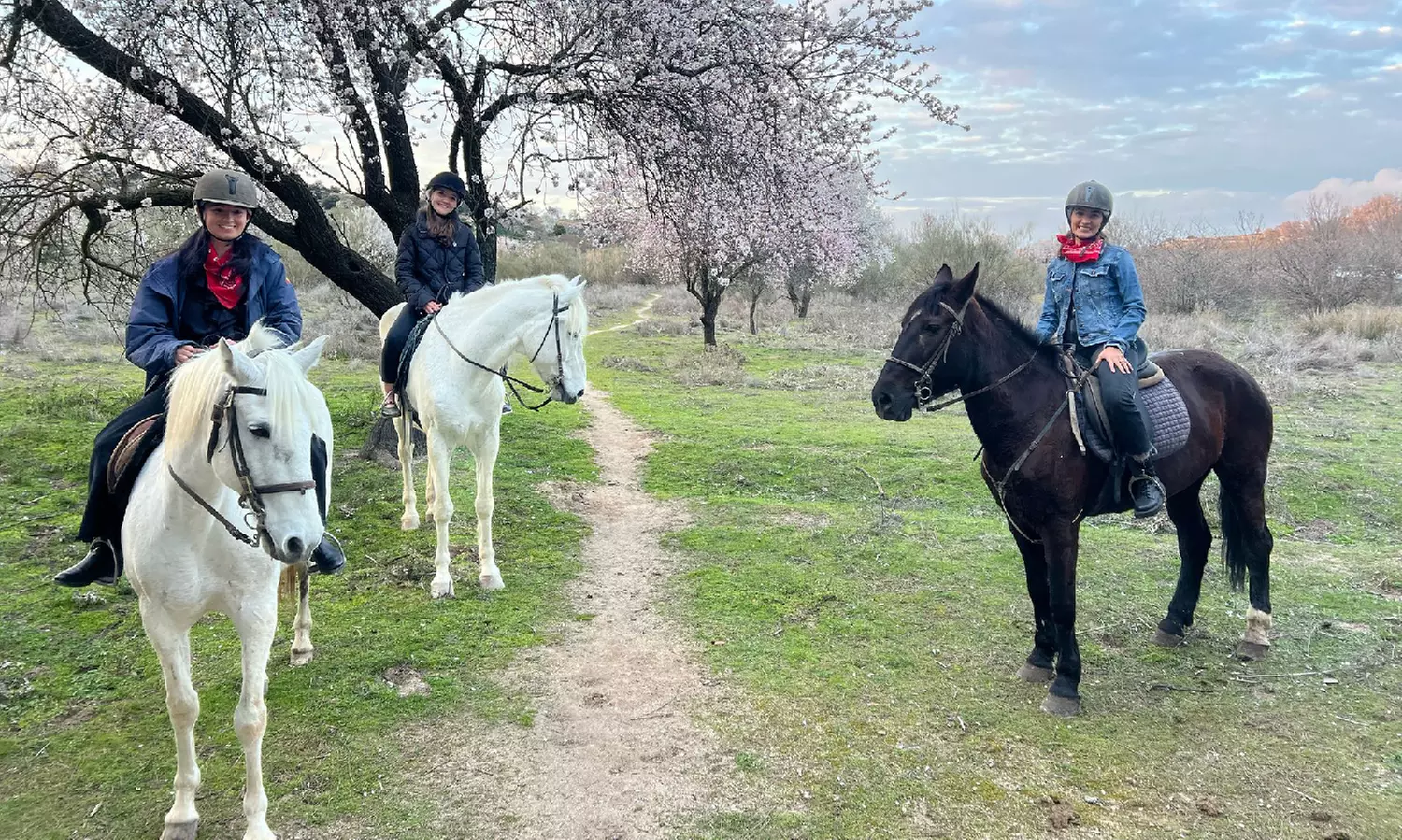 Paseo a caballo con todo el material incluido para 1 o 2 personas