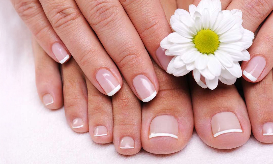 Manicura y/o pedicura con esmaltado semipermanente y diseño de 1 uña
