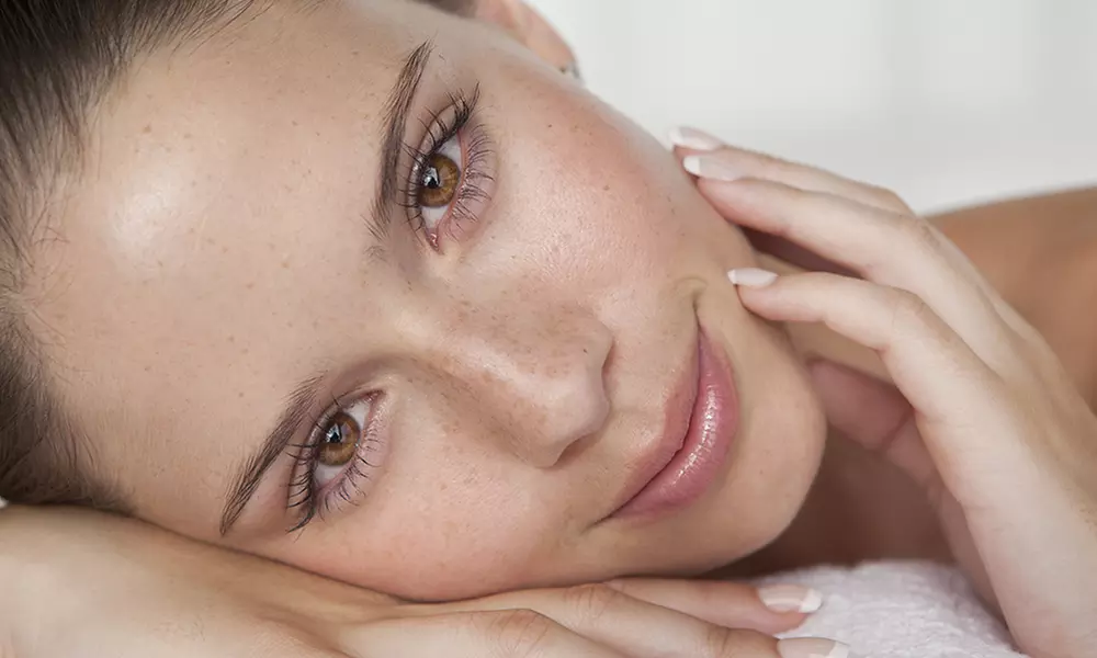 Faltenbehandlung mit Botulinum-Alternative oder Mesotherapie