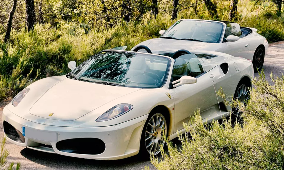 Ruta de conducción en un Ferrari y Porsche o Lamborghini y Corvette