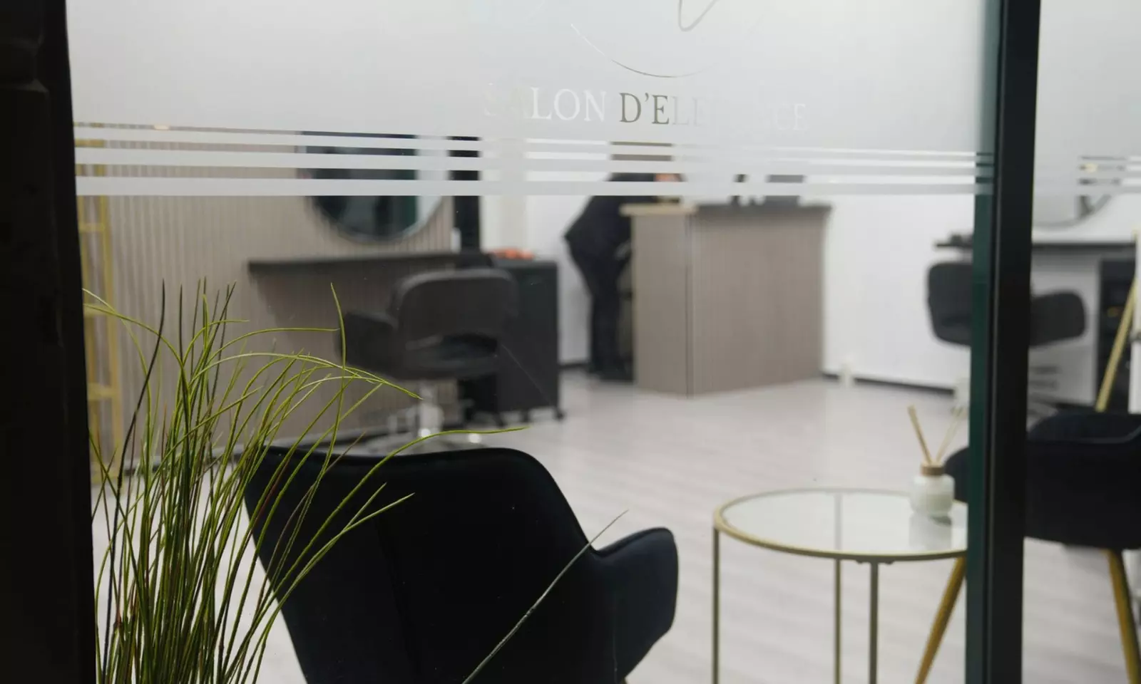 Bis zu 60% Rabatt auf den Haarschnitt – Damen bei Salon d'Élégance