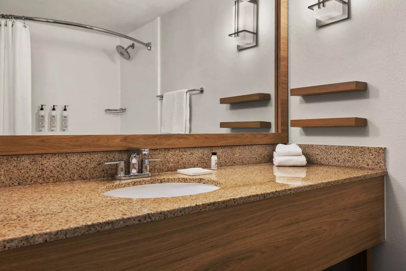 Luxury Resort Near Orlando Parks - Book Now!