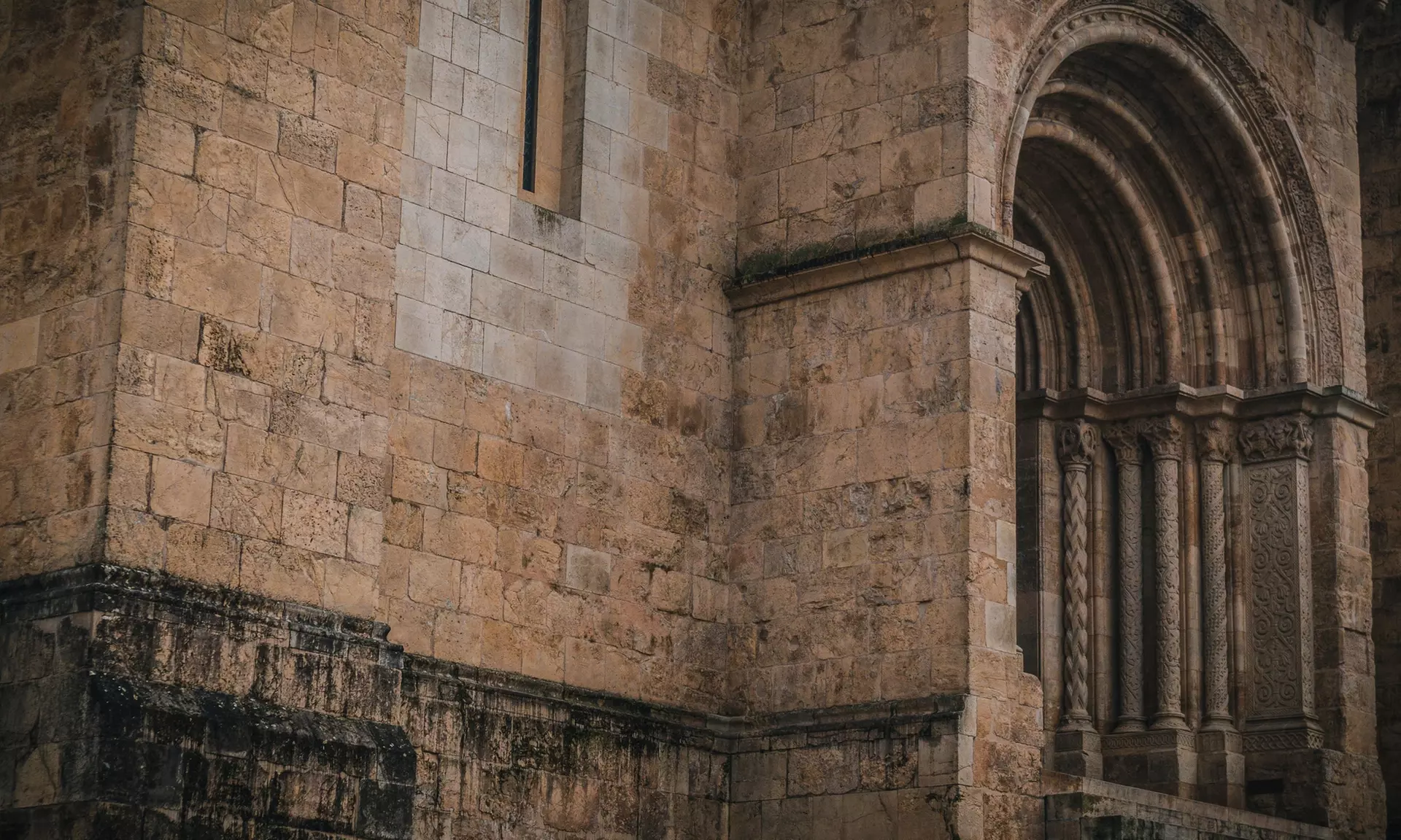 ✈ 6-Day Portugal Wine & Food RoadTrip w/ Air, Car & Hotel from Worldee