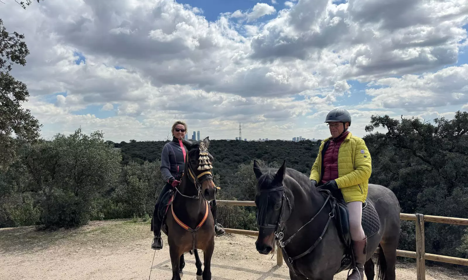 Paseo a caballo con todo el material incluido para 1 o 2 personas