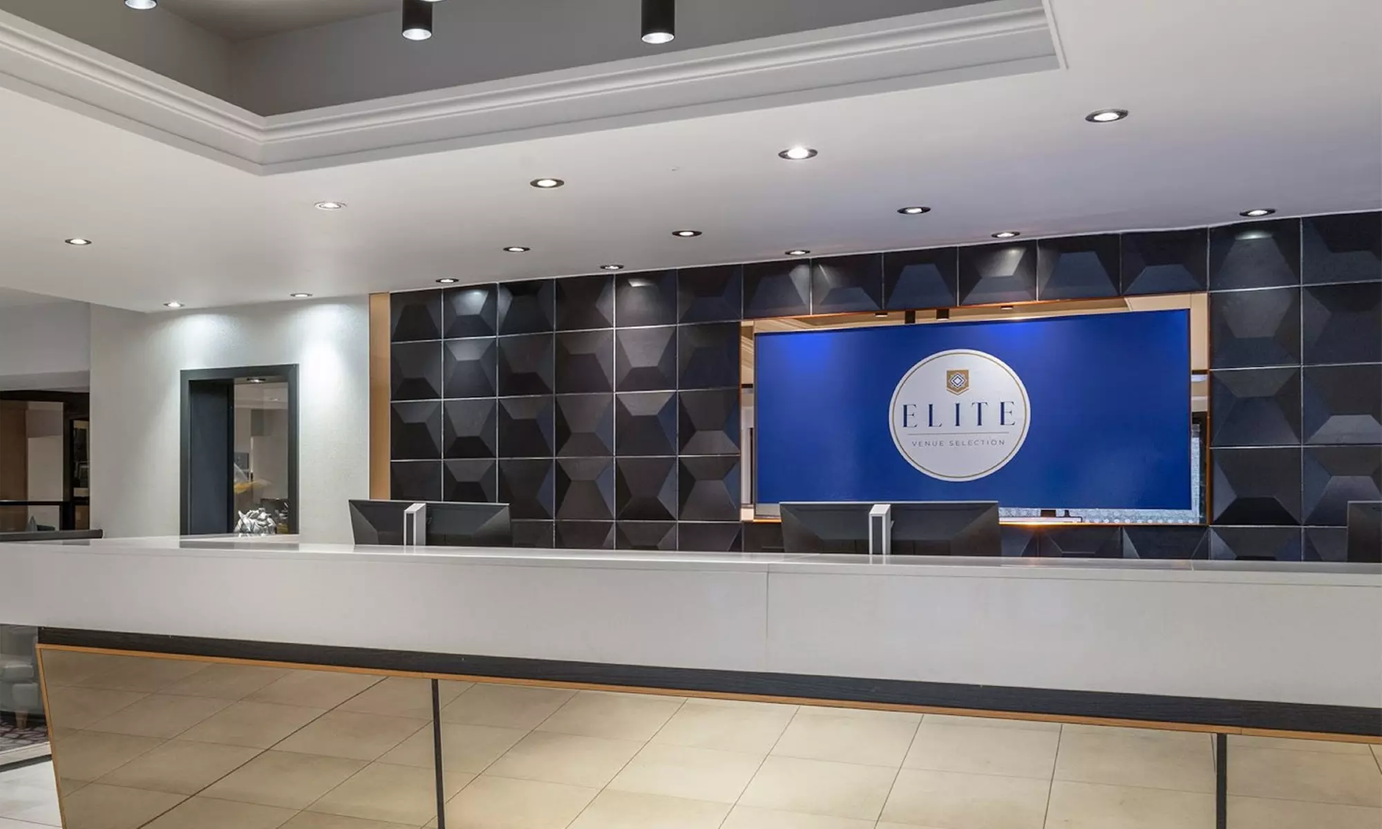 Felbridge: Double Standard with Breakfast