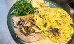 Festin italien au bord de l'eau à La Vita Attiva