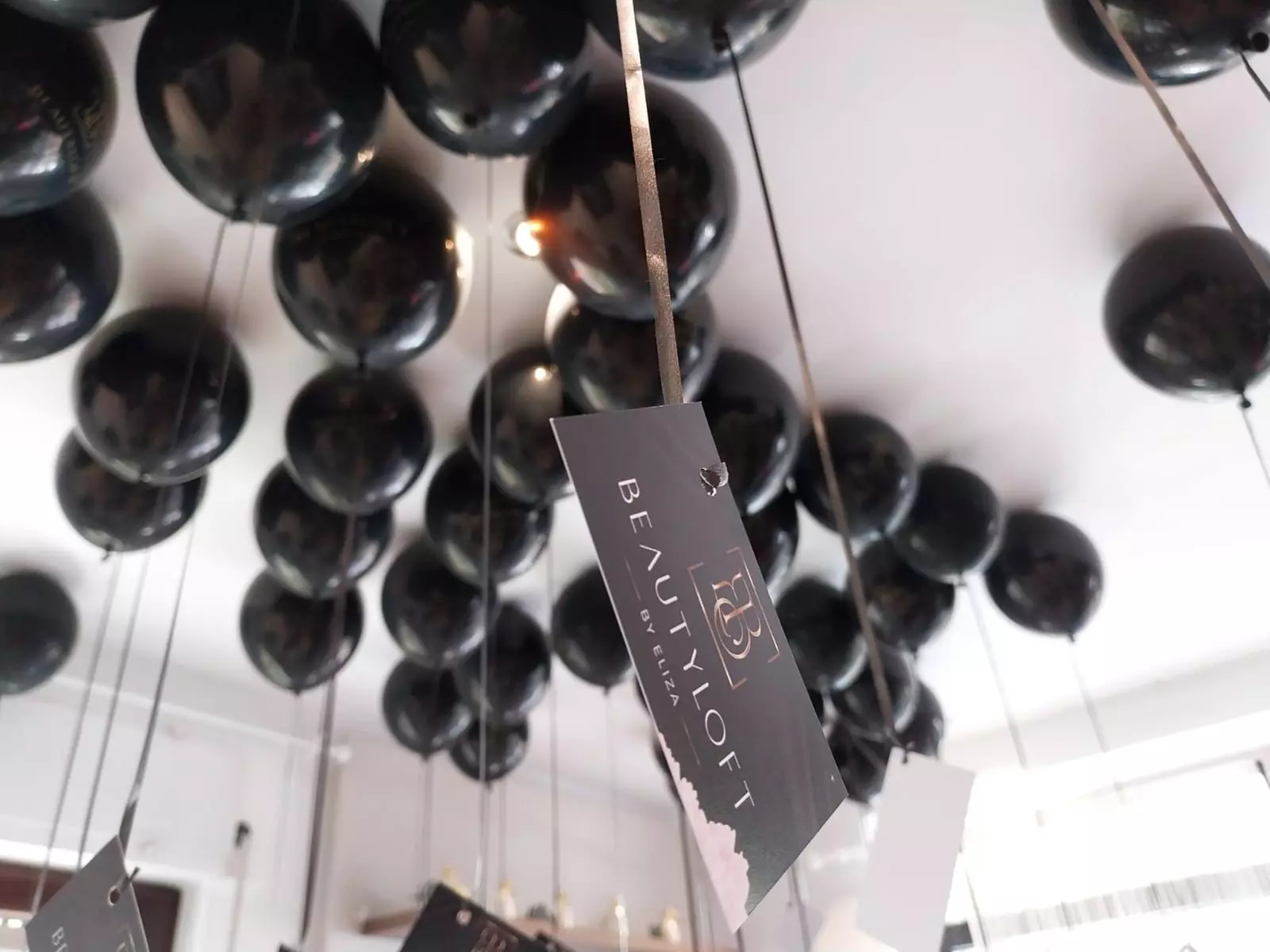 Hydrogen-Gesichtsbehandlung/ Microneedling/ Microdermabrasion