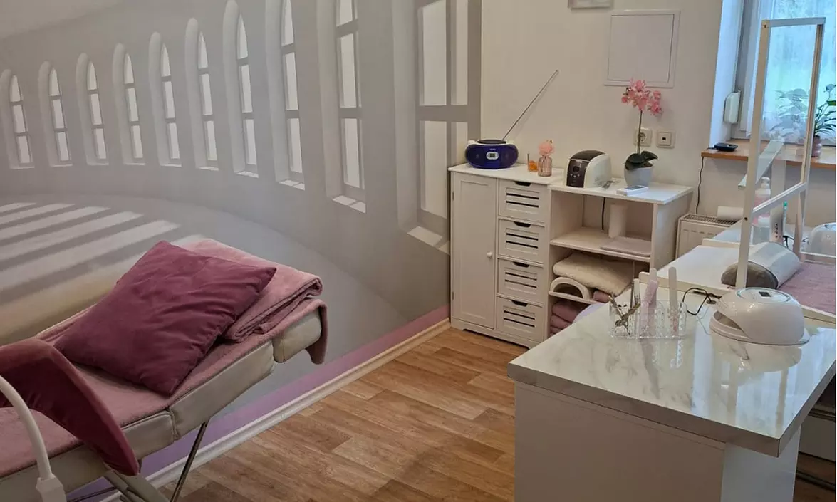 30 - 60 Min. Klassische Maniküre opt. inkl. Pediküre oder Fußpflege