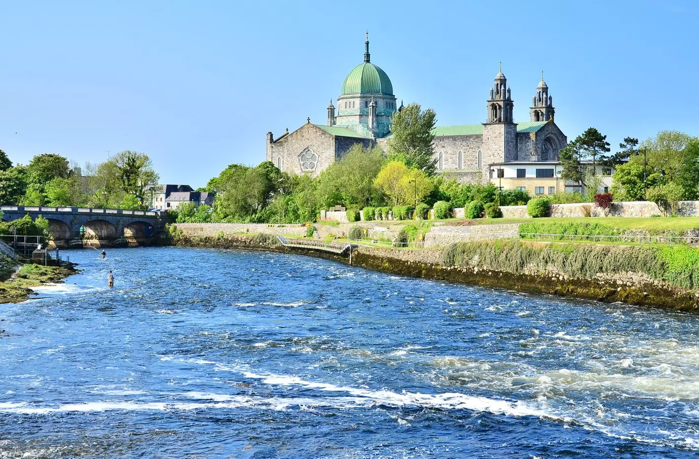 ✈ 8-Day Dublin, Belfast, Galway & Letterkenny Vacation with Air