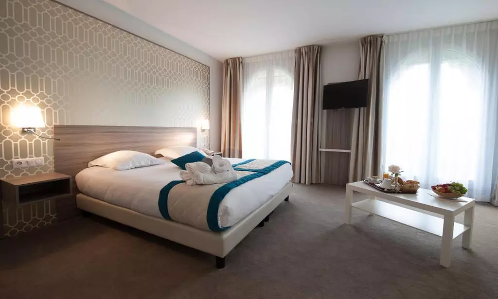 Savoyen: Superior-DZ mit Frühstück, opt. Spa, Fitness & Dinner