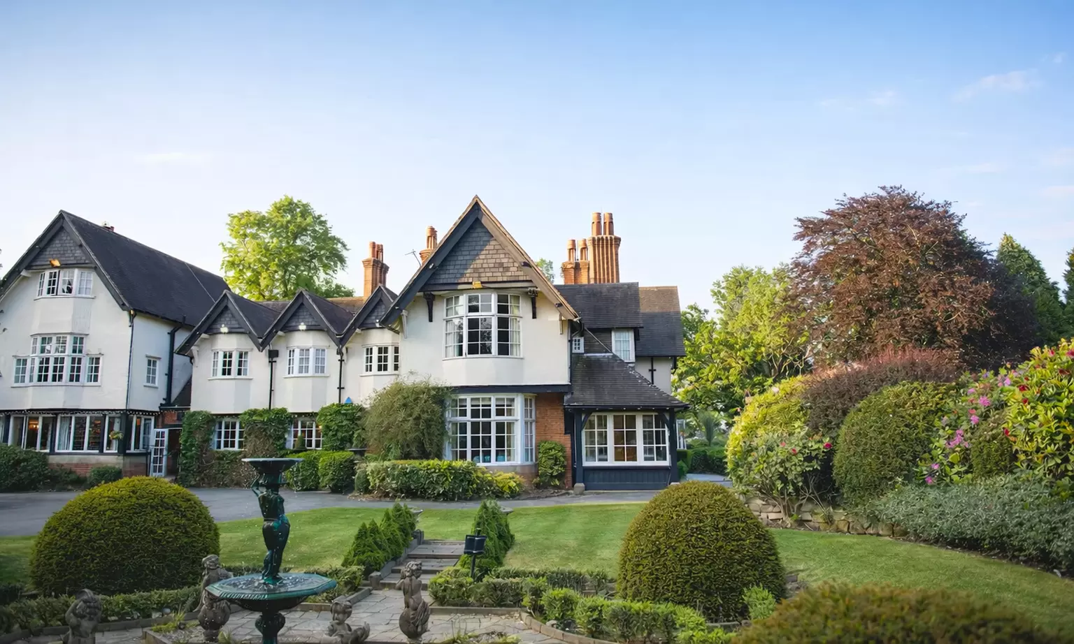 4* Cheshire: Countryside Stay with Breakfast, Dinner & Prosecco