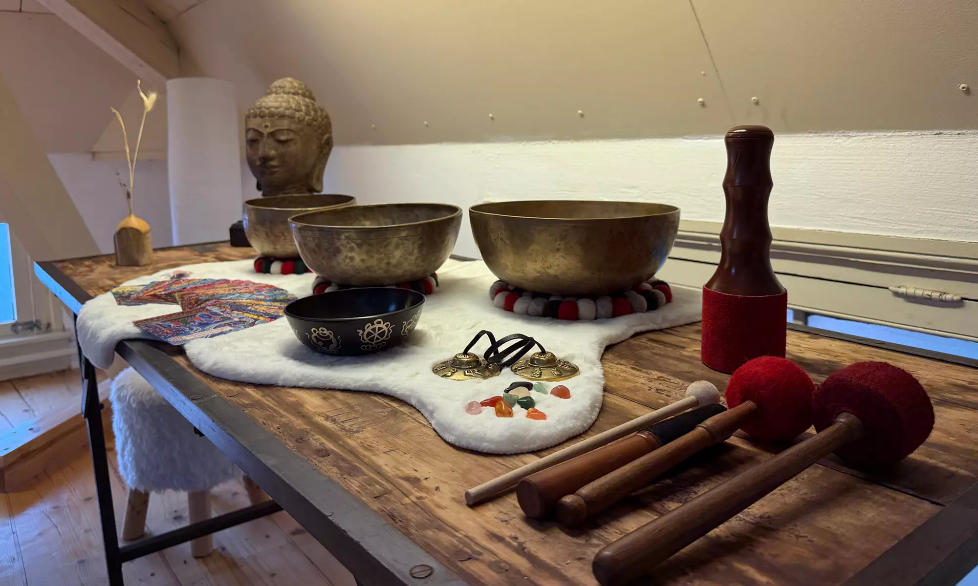 Holistische rust: reiki-, hypnosebehandeling of klankschaalmassage