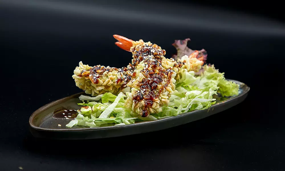 Vietnamesisches Hauptgericht nach Wahl mit Vorspeise oder Dessert