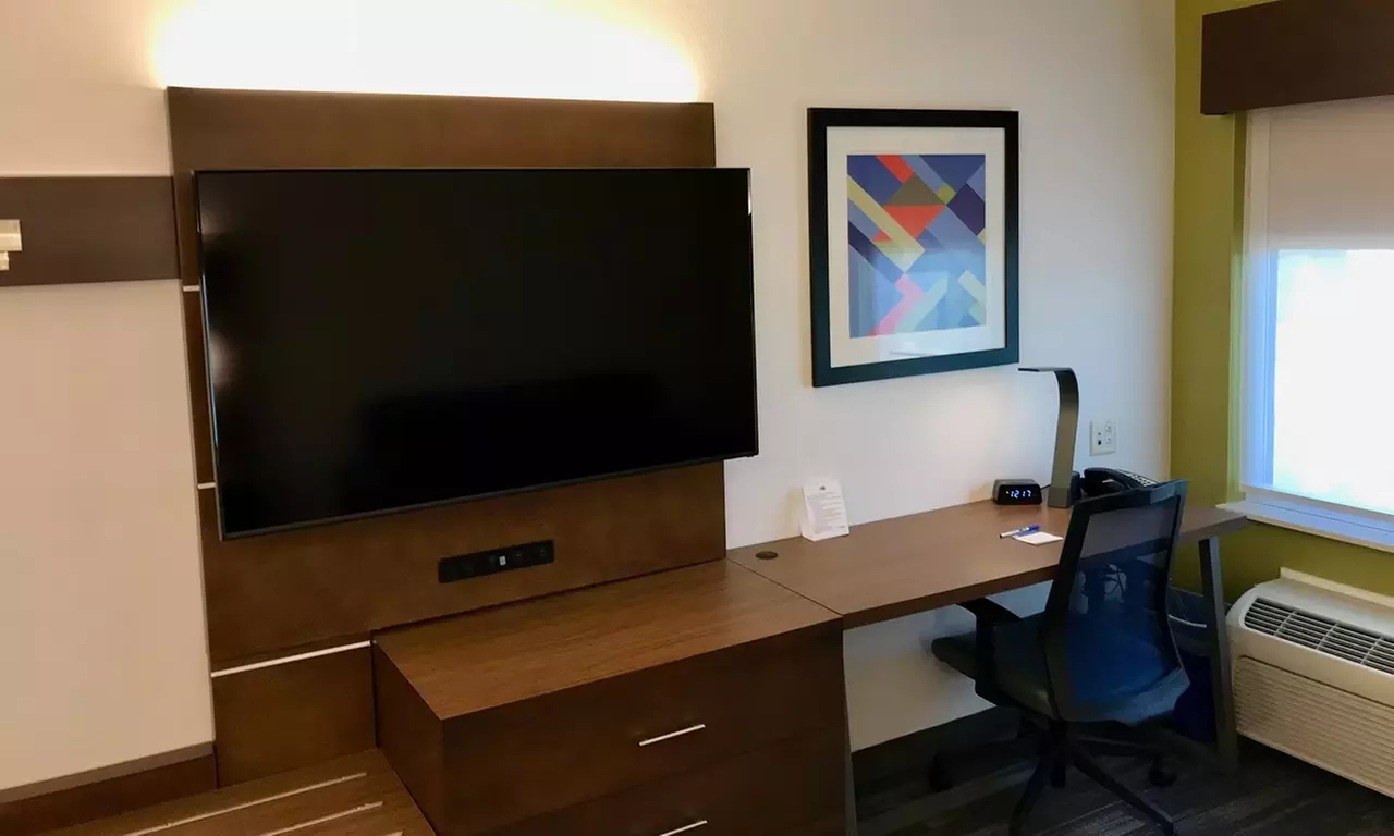 Stay at Holiday Inn Express Fishkill–Mid Hudson Valley, NY