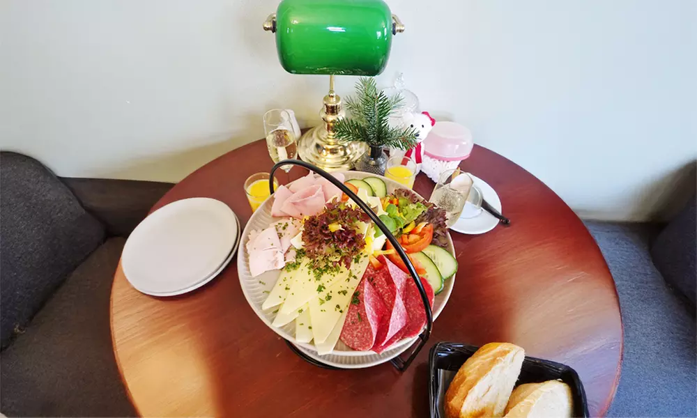 Frühstück inkl. Prosecco oder frischer O-Saft für 2 oder 4 Personen