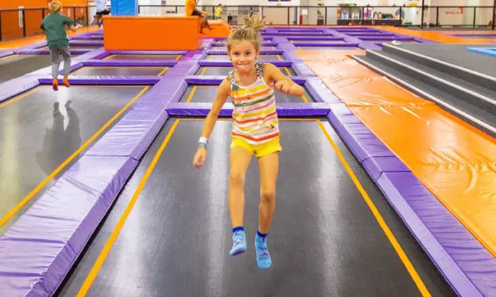 1 hora de acceso a Altitude Trampoline Park