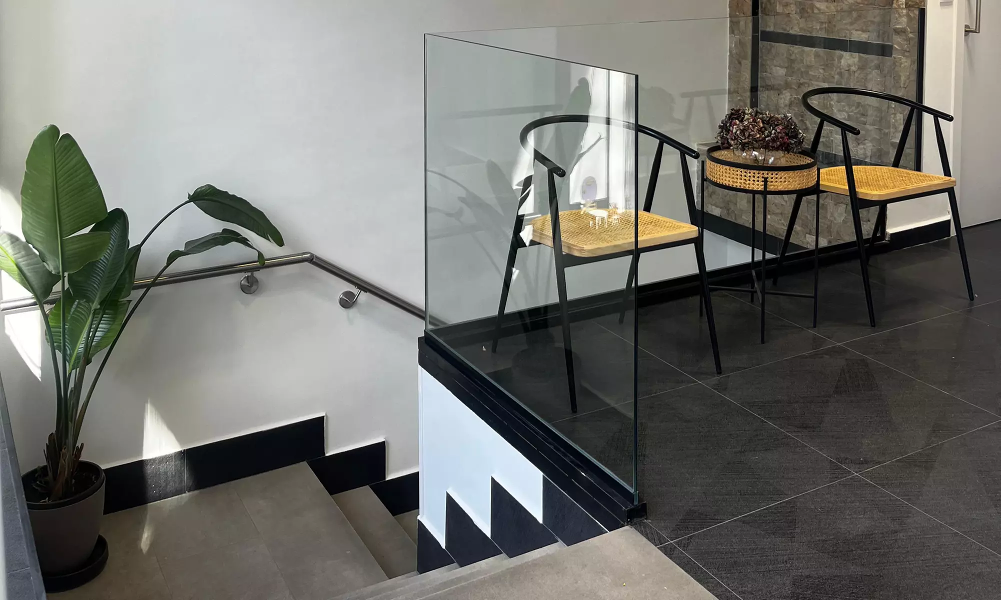 Limpieza con ultrasonidos y flúor o curetaje de 1 o 2 arcadas