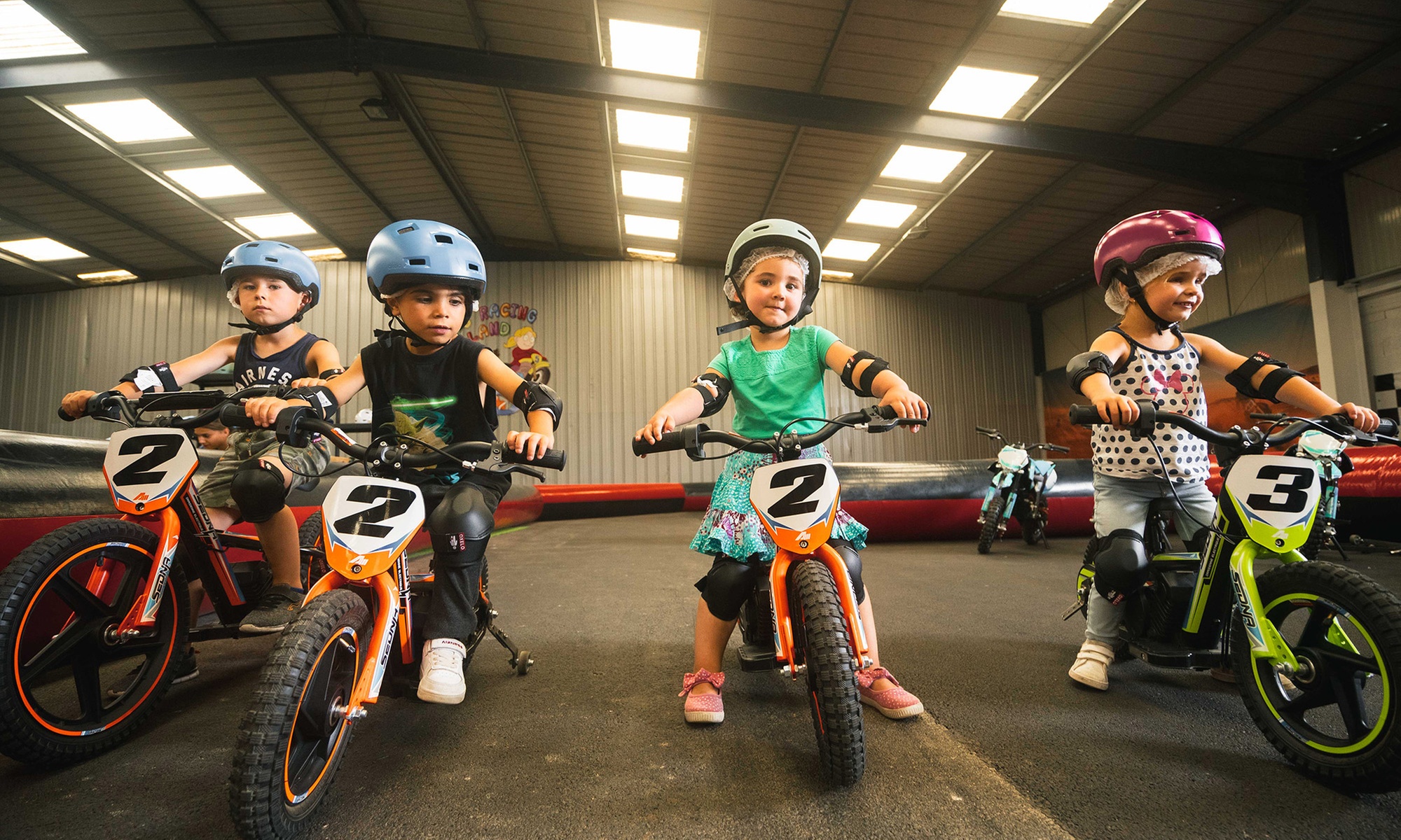 1 ou 2 sessions de karting 10 min ou stage de pilotage d'une matinée