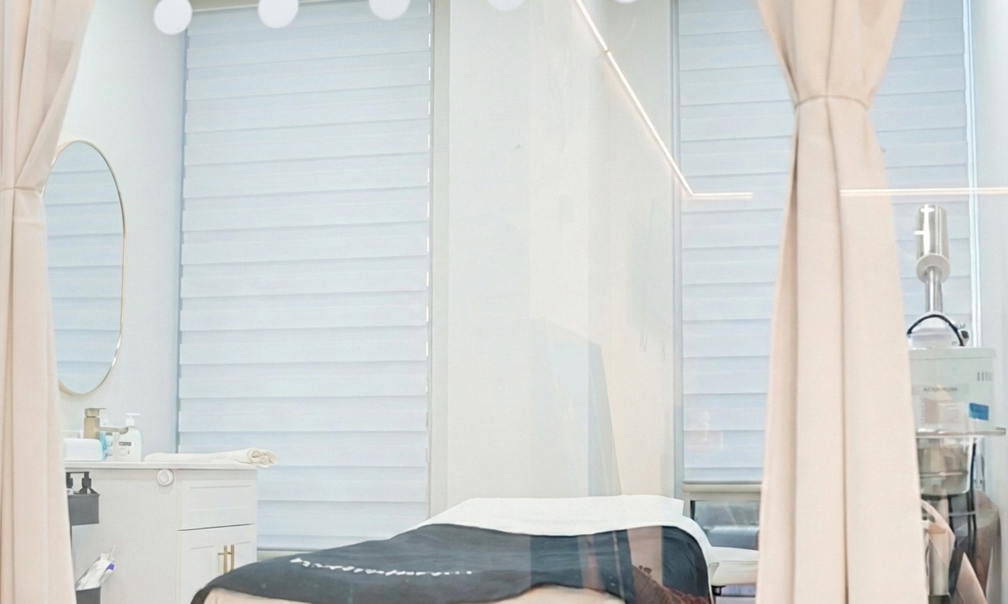 Rejuvenate Your Skin with Deep Cleansing & Hydrating HydraFacials