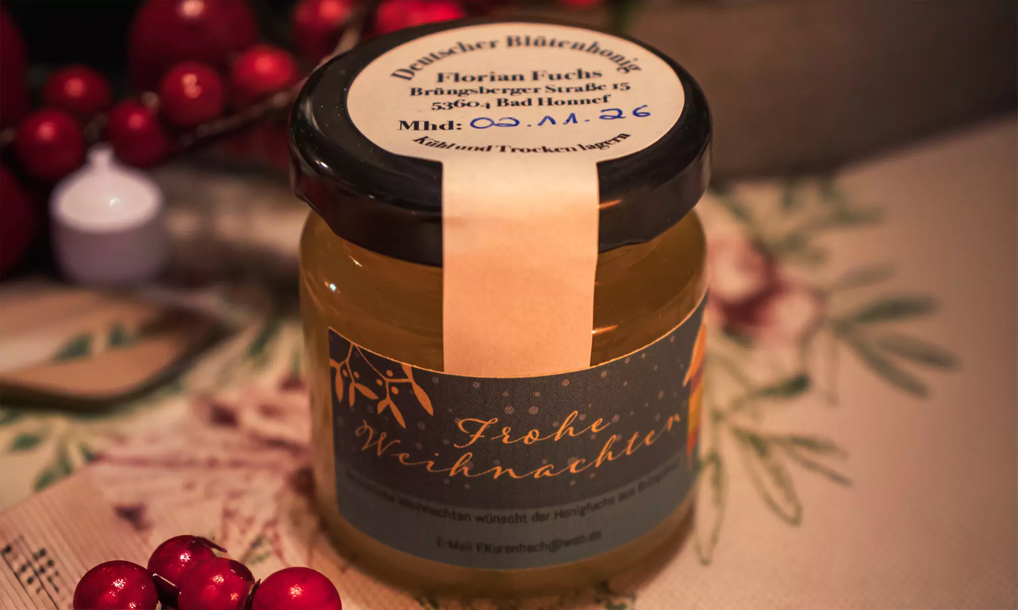 Weihnachtsgeschenkbox mit exklusiven handgemachten Überraschungen