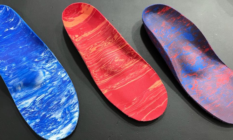 Camina hacia la comodidad con este estudio biomecánico con plantillas