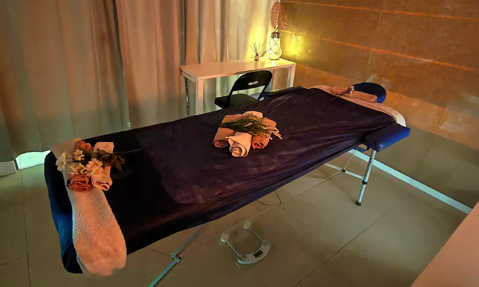 Rituales de masaje con aromaterapia, bombones y té en Crystal Spa