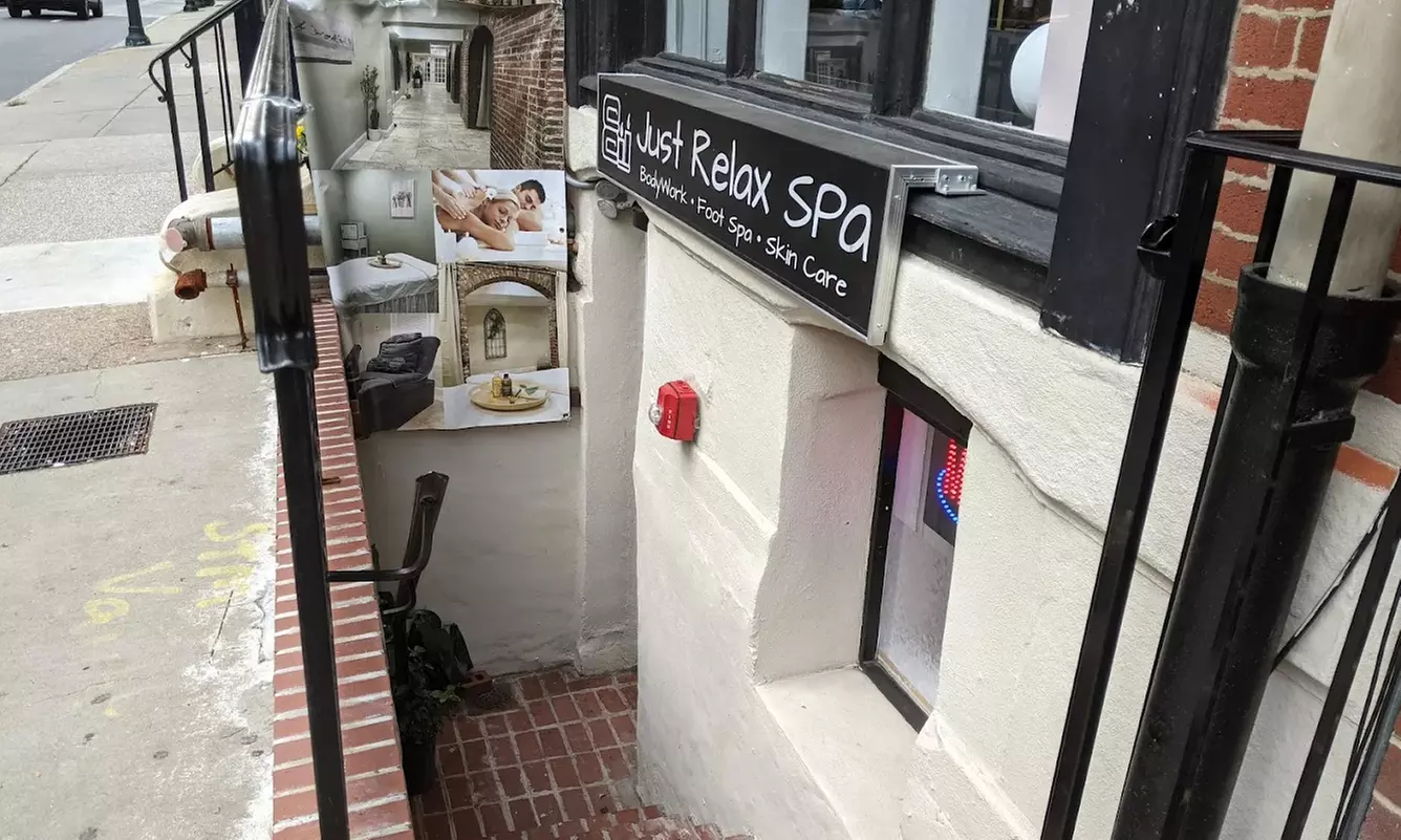 30 / 50-Min Therapeutic, 80-Min Deep-Tissue, or Deluxe Body Massage