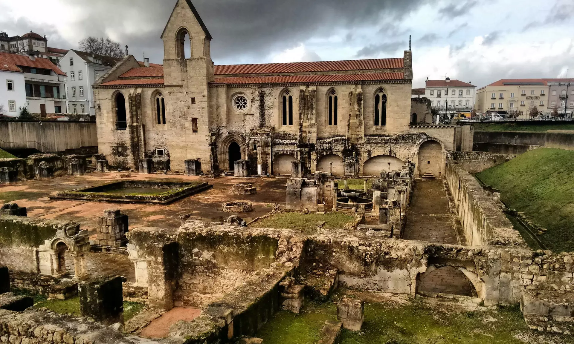 ✈ 6-Day Portugal Wine & Food RoadTrip w/ Air, Car & Hotel from Worldee