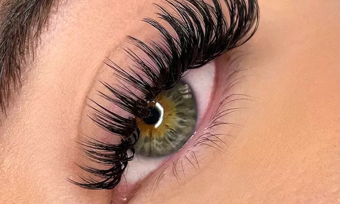 Get Classic Lite Eyelash Set and Two-Week Refill Included