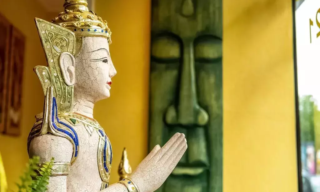 Traditionelle Thai-, Aromaöl- oder Rückenmassage für 1 Paar