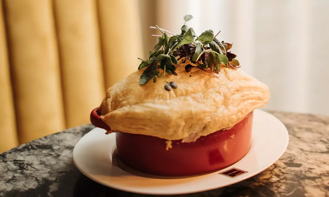 Franse klassiekers en warme gastvrijheid in een gezellige bistro