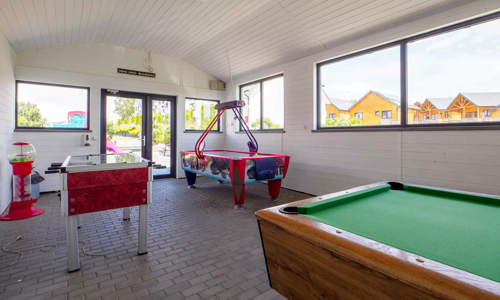 Dla grup: Jarosławiec: domek lub apartament dla 4 lub 6 osób, 1-7 nocy