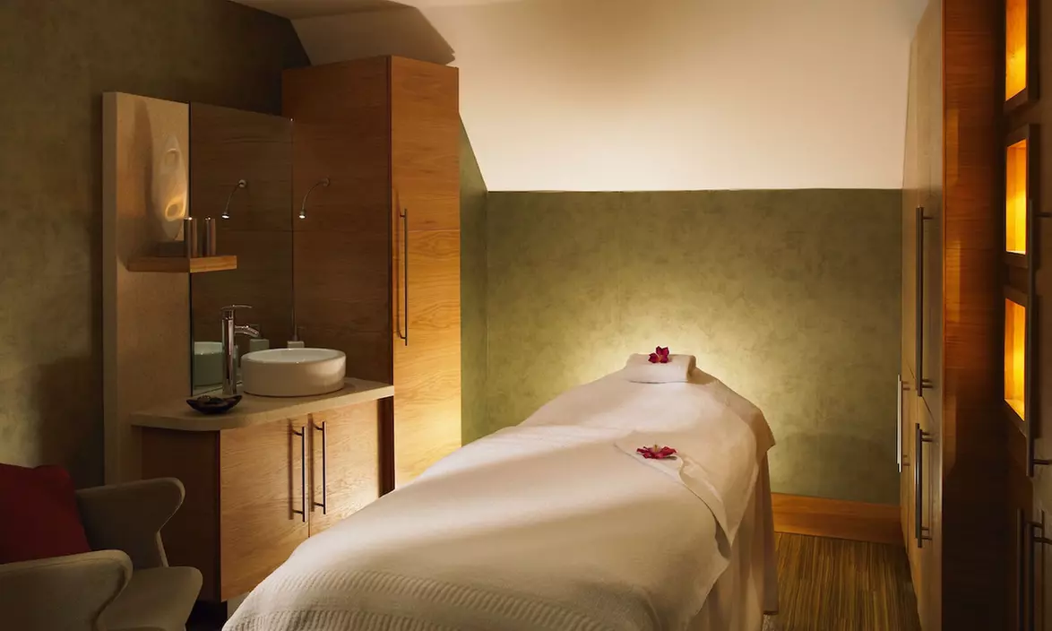 Warwickshire: Spa Stay with Breakfast, Dinner & Treatments